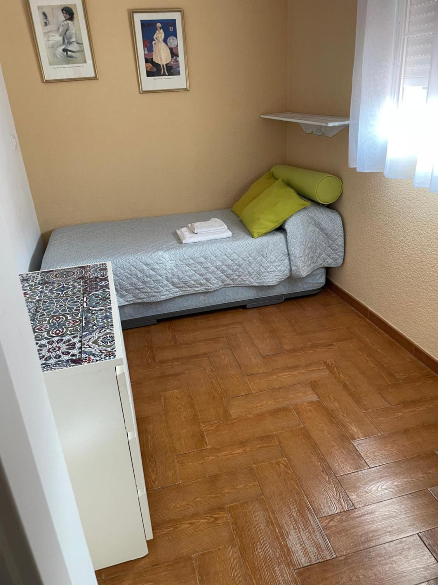 Familia Anfitriona Acoge Apartment Sevilla Bagian luar foto